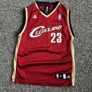 LeBron James Cavs jersey size 10-12 (M)